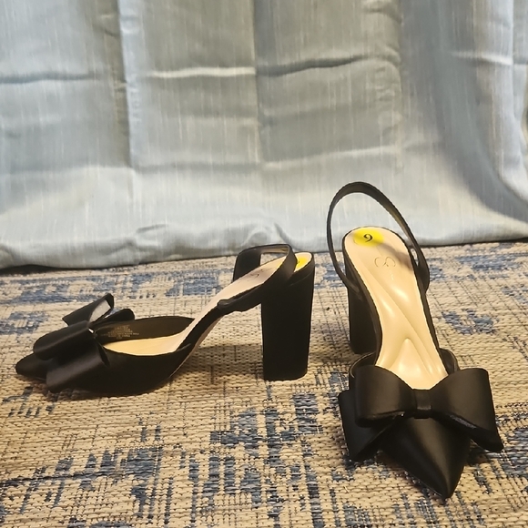 Jessica Simpson Black Slingback Heels with Bow Detail - Picture 4 of 6